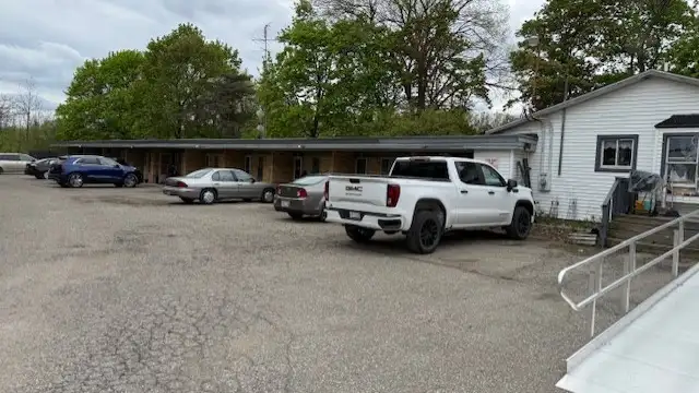 10100 S Saginaw St thumbnail 4
