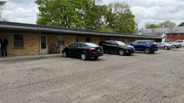 10100 S Saginaw St thumbnail 3