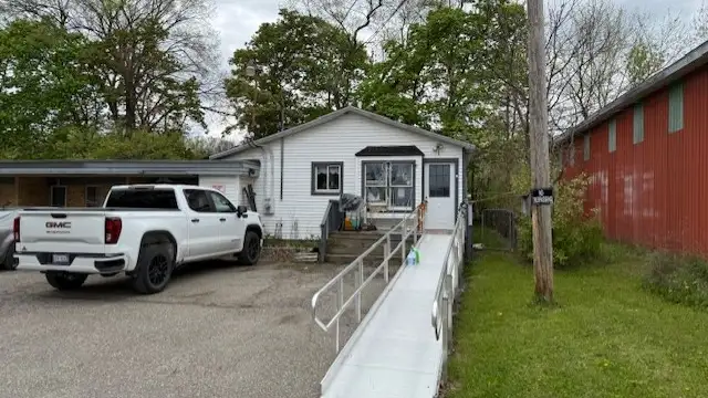 10100 S Saginaw St thumbnail 2