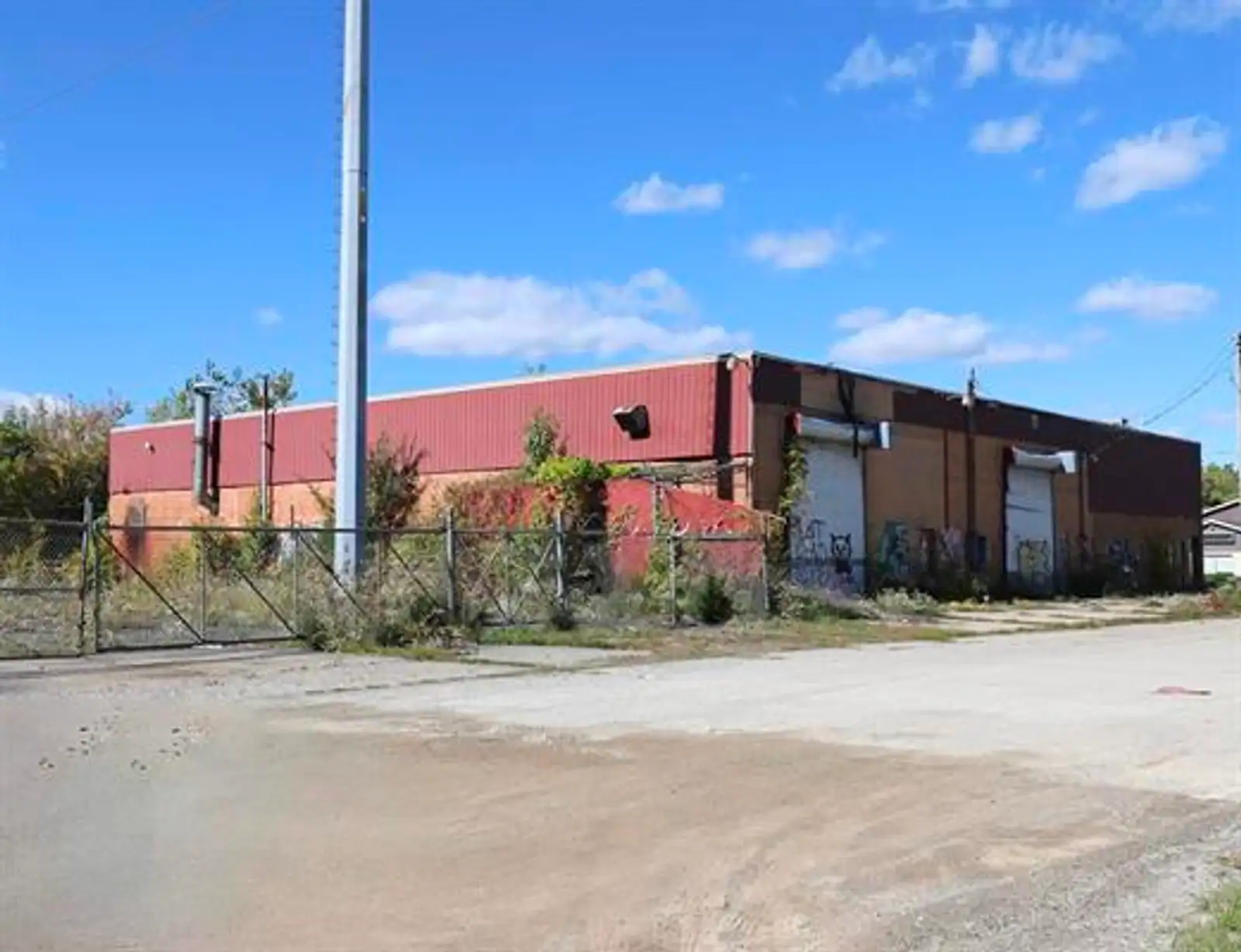 3035 Pasadena Ave