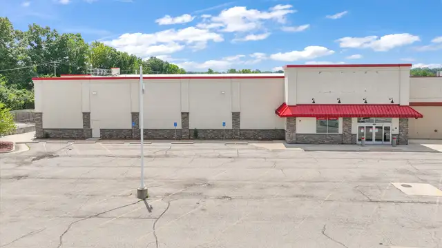 Former Gordon Food Service thumbnail 3