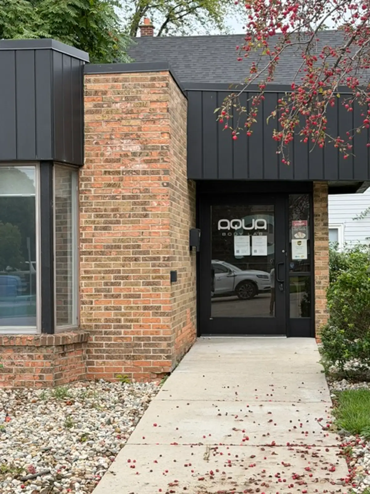 1219 E Saginaw St image 2