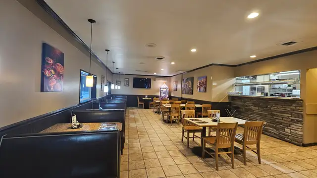Twins Pizza & Grill thumbnail 4