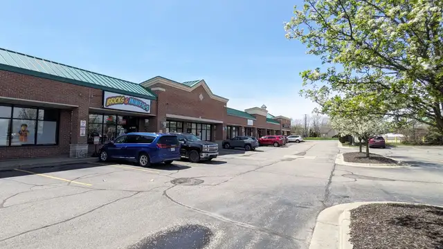 Canal Pointe Plaza thumbnail 4