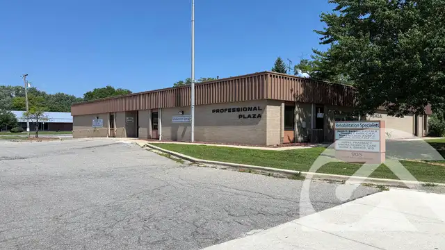 905 N Macomb St thumbnail 1