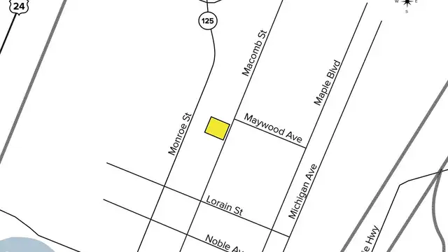 905 N Macomb St thumbnail 2
