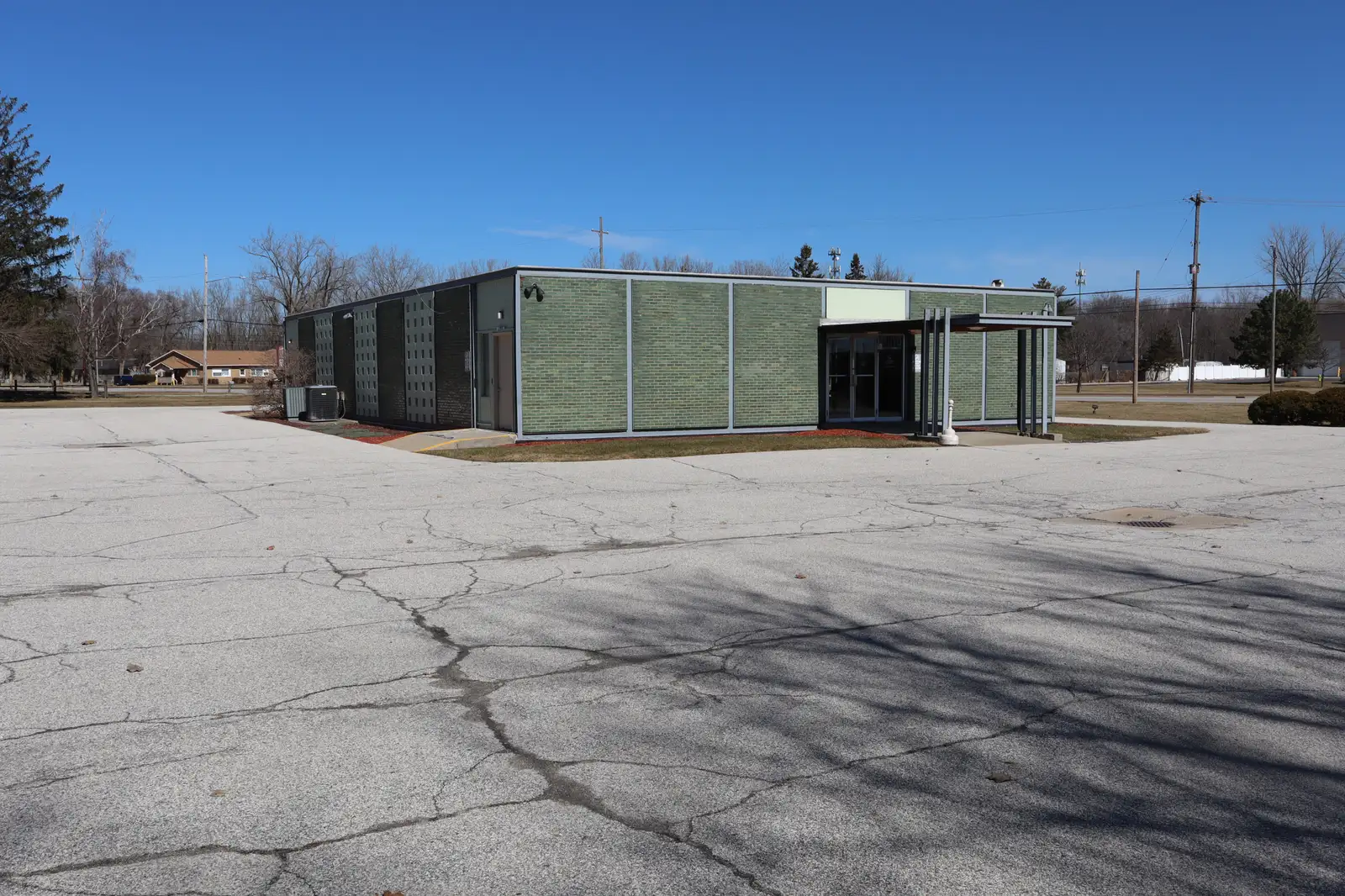 NOW REDUCED! FOR SALE: OFFICE/RETAIL BUILDING CALL TRADEMARK COMMERCIAL GROUP AT 989-792-6400 image 35