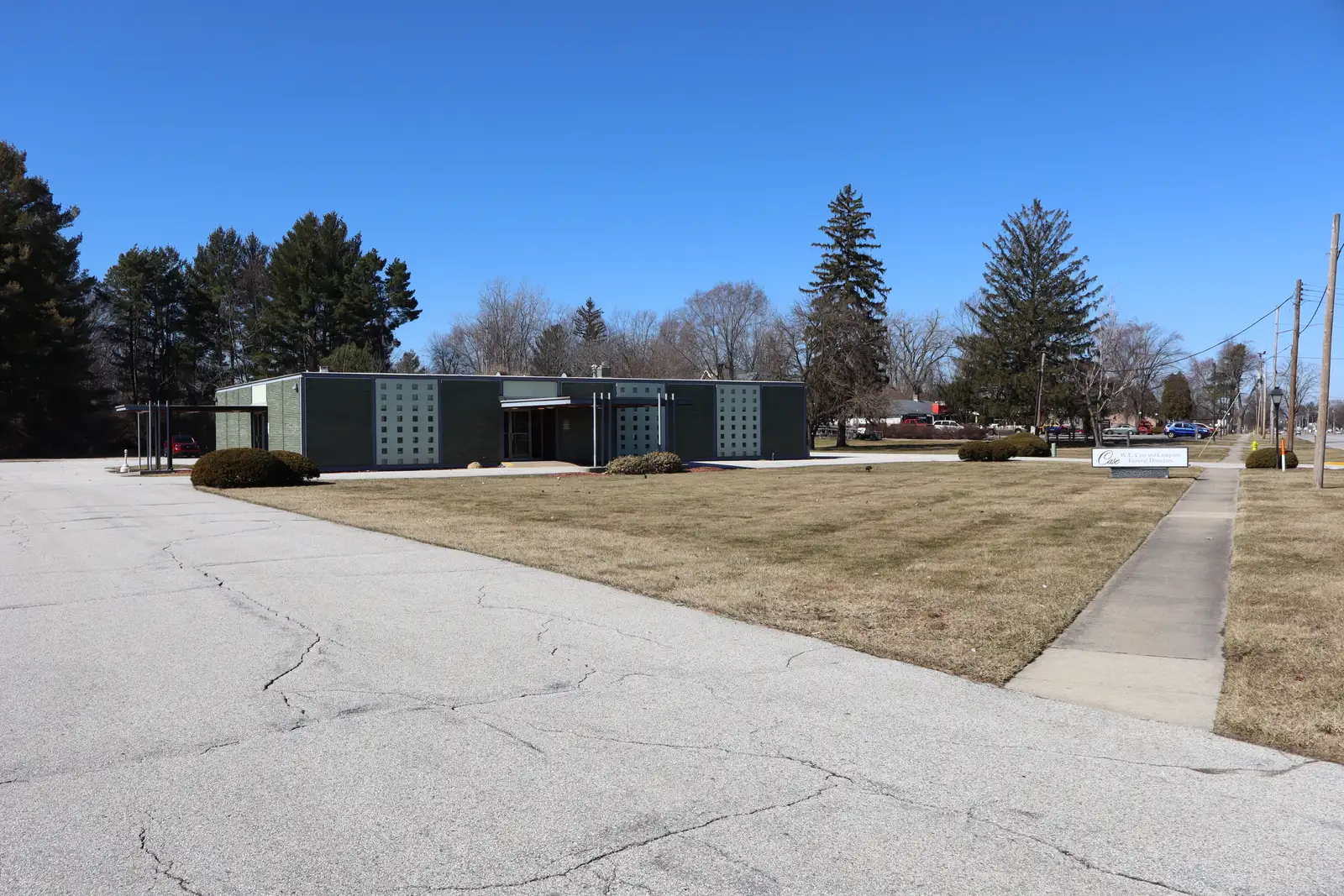 NOW REDUCED! FOR SALE: OFFICE/RETAIL BUILDING CALL TRADEMARK COMMERCIAL GROUP AT 989-792-6400 image 32