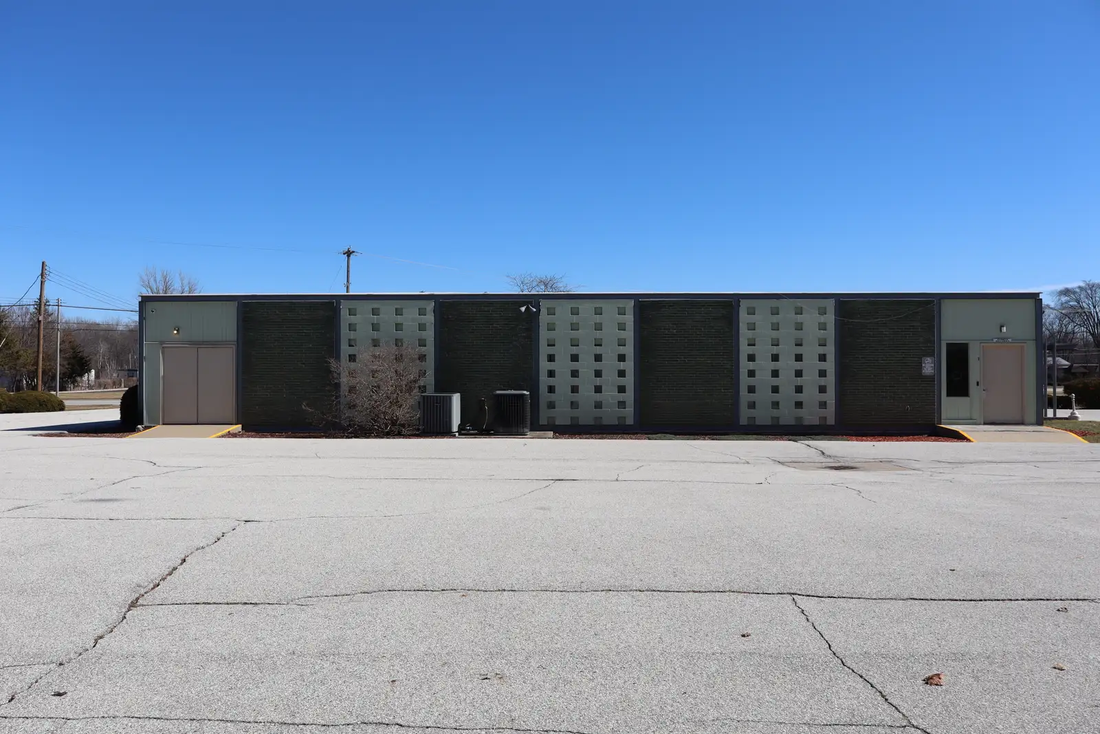 NOW REDUCED! FOR SALE: OFFICE/RETAIL BUILDING CALL TRADEMARK COMMERCIAL GROUP AT 989-792-6400 image 39
