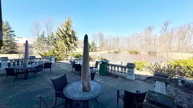 1798 Holloway Dr thumbnail 3