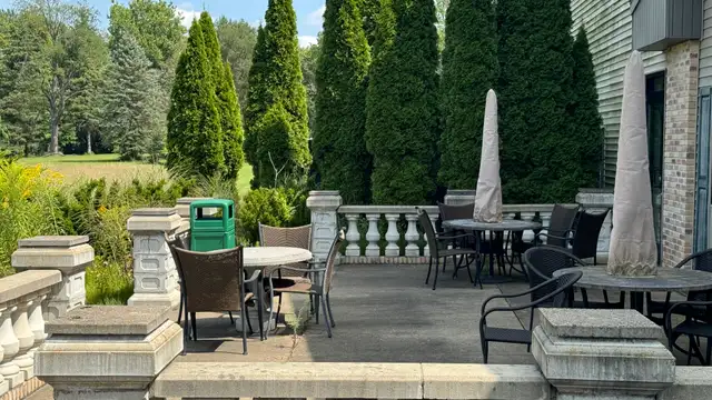 1798 Holloway Dr thumbnail 4
