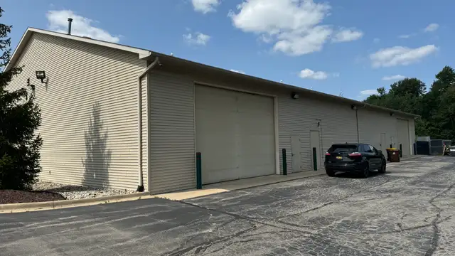 1798 Holloway Dr thumbnail 2