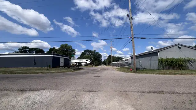 816 E Howe Ave thumbnail 4