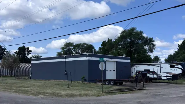 816 E Howe Ave thumbnail 2