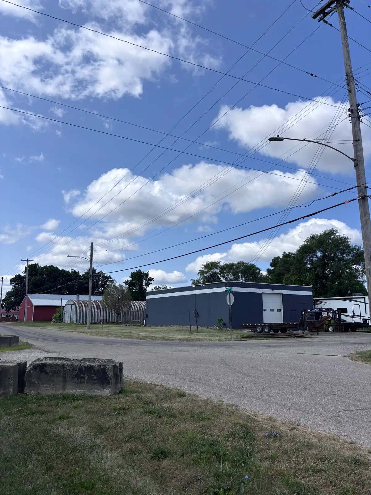 816 E Howe Ave image 3