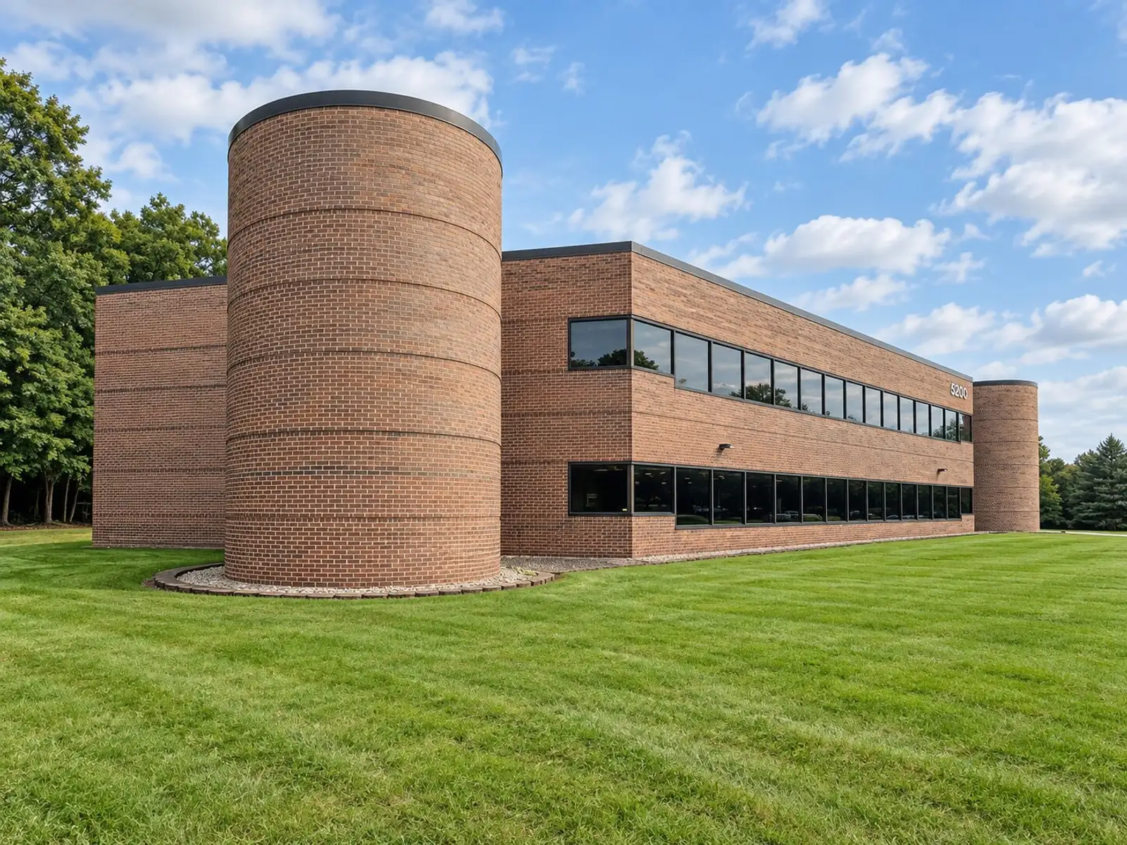 Flex / Industrial / R&D for Sale in Ann Arbor image 2
