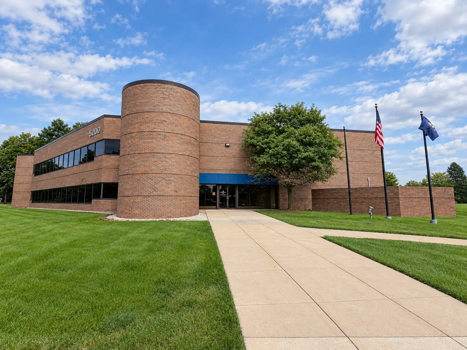 Flex / Industrial / R&D for Sale in Ann Arbor image 3