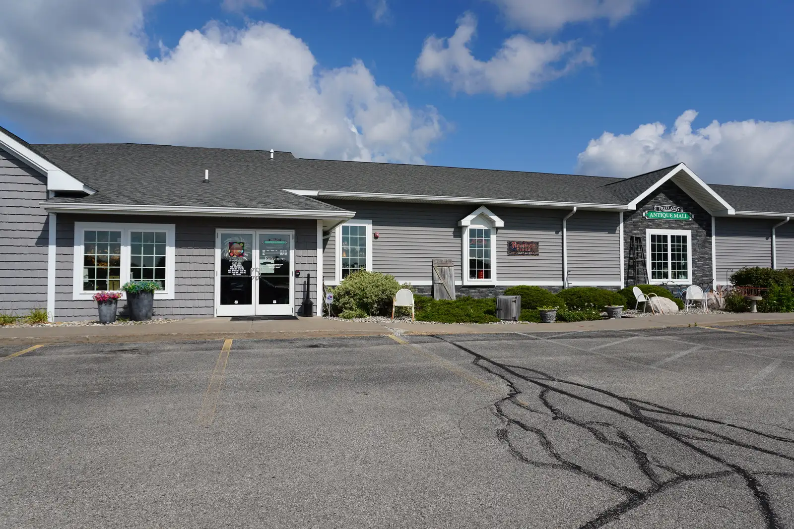 SUITE 3 RETAIL/FOOD/ OFFICE/MEDICAL OFFICE WITH HIGH VISIBILITY IN FREELAND, MI. 2,500 SF BUILD TO SUIT CALL TRADEMARK COMMERCIAL GROUP AT 989-792-6400 image 7
