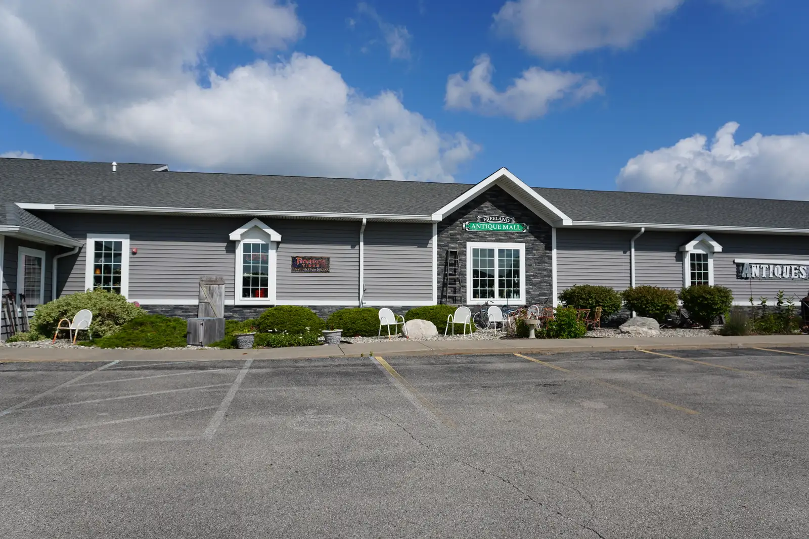 SUITE 3 RETAIL/FOOD/ OFFICE/MEDICAL OFFICE WITH HIGH VISIBILITY IN FREELAND, MI. 2,500 SF BUILD TO SUIT CALL TRADEMARK COMMERCIAL GROUP AT 989-792-6400 image 6