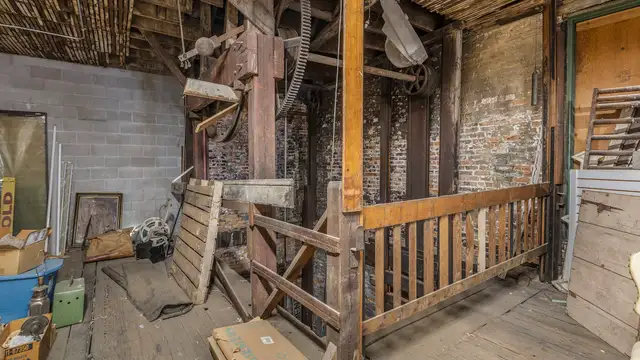 View image 18