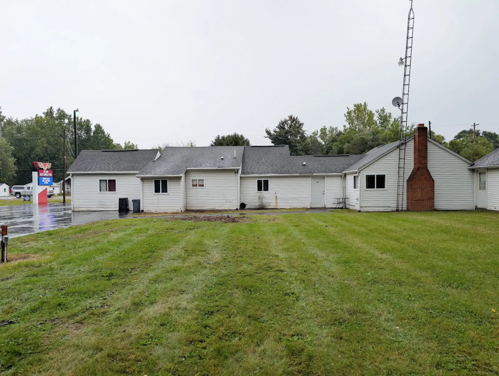7051 W Vienna Rd image 17