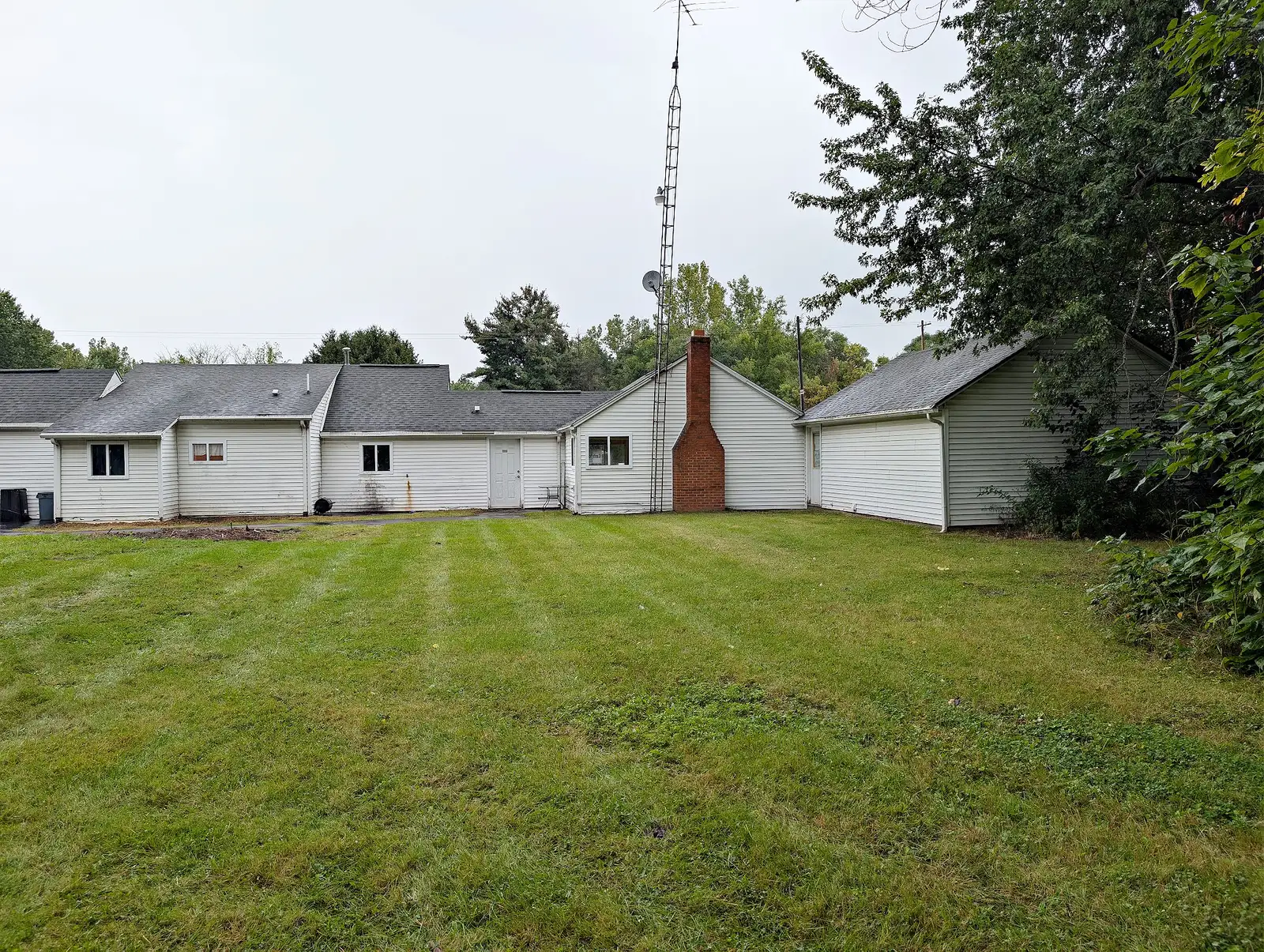7051 W Vienna Rd image 16