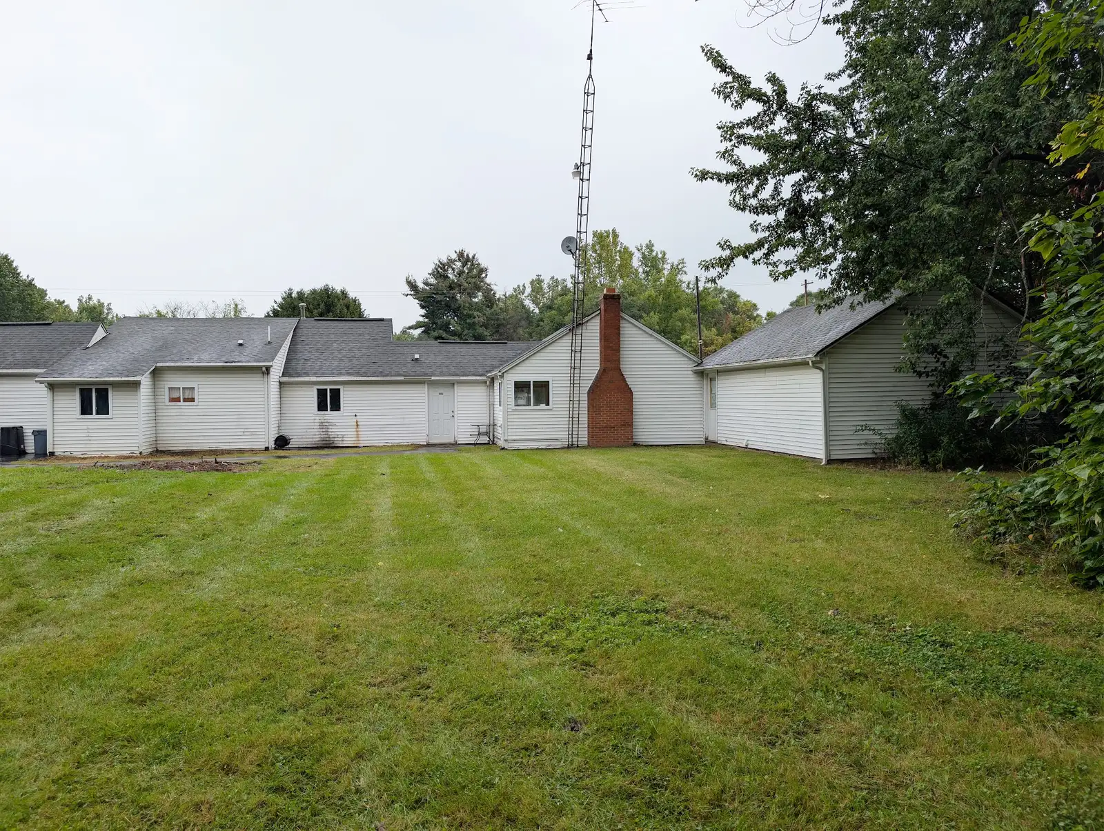 7051 W Vienna Rd image 15