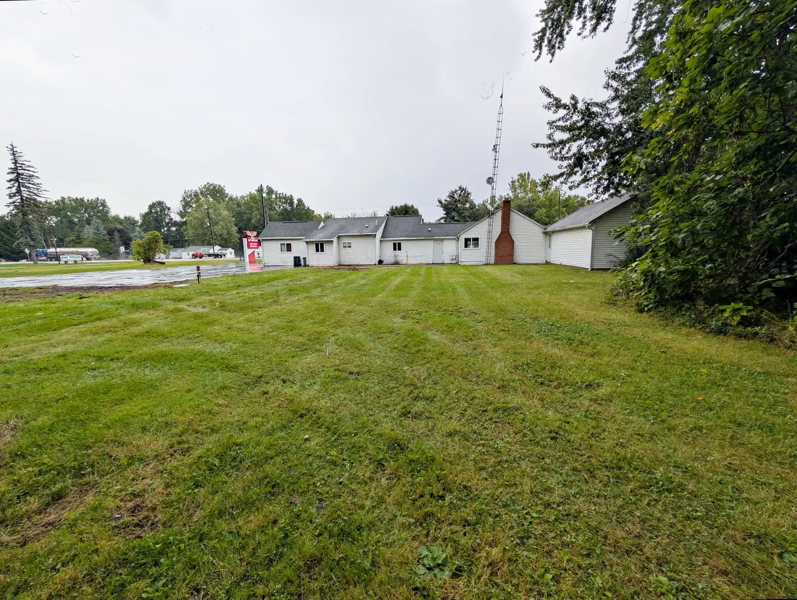 7051 W Vienna Rd image 14