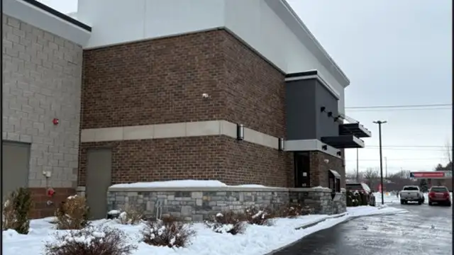 11474 -11476 N Linden Rd thumbnail 4