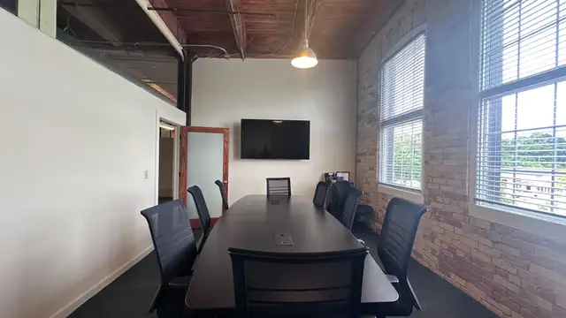 Downtown Office Suite thumbnail 4