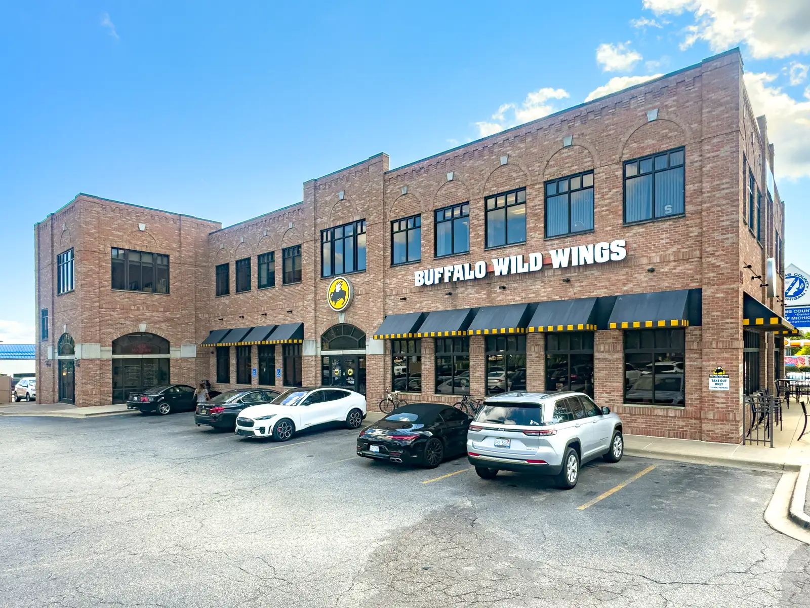 Mixed-Use / Buffalo Wild Wings