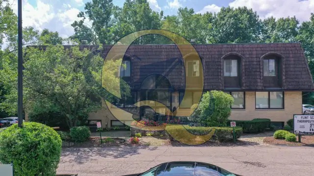 2442 E Maple Ave thumbnail 3