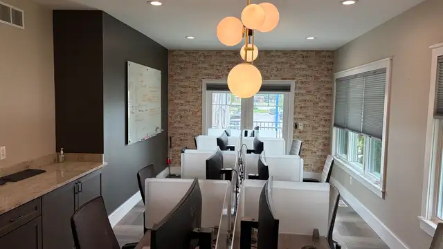 401 E Grand River Ave thumbnail 2