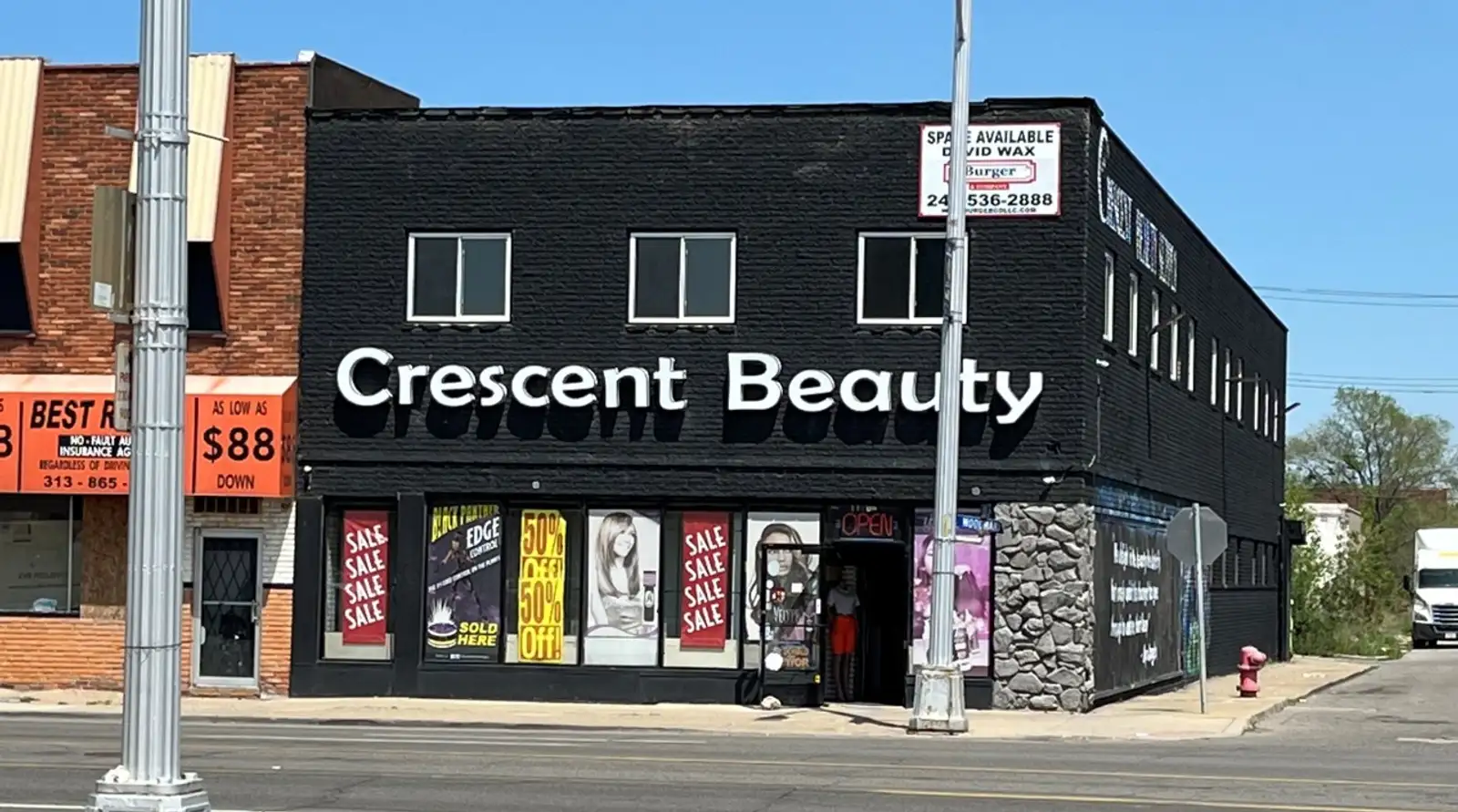 14000 Woodward Ave image 2