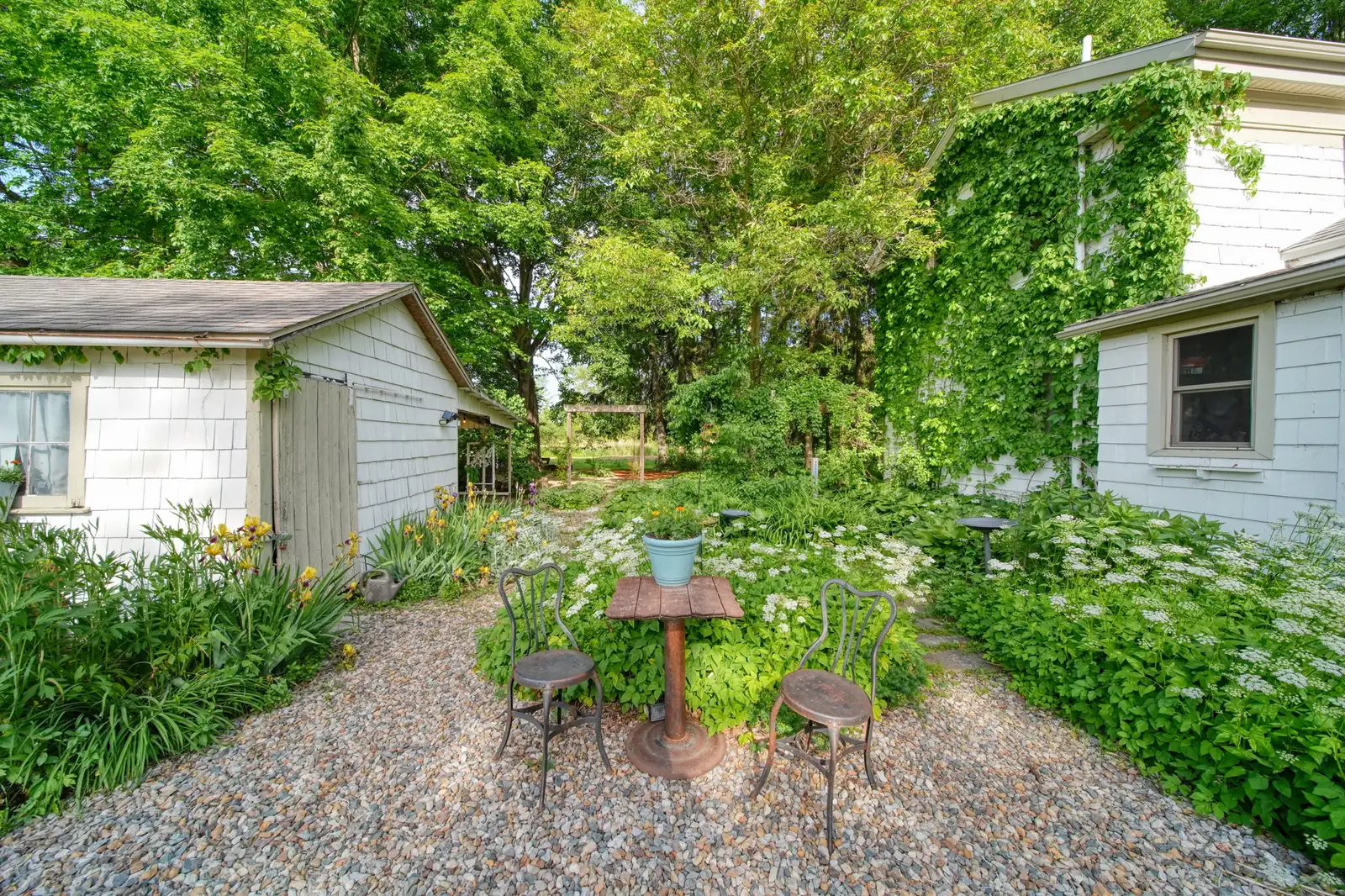 11242 Devereaux Rd image 38