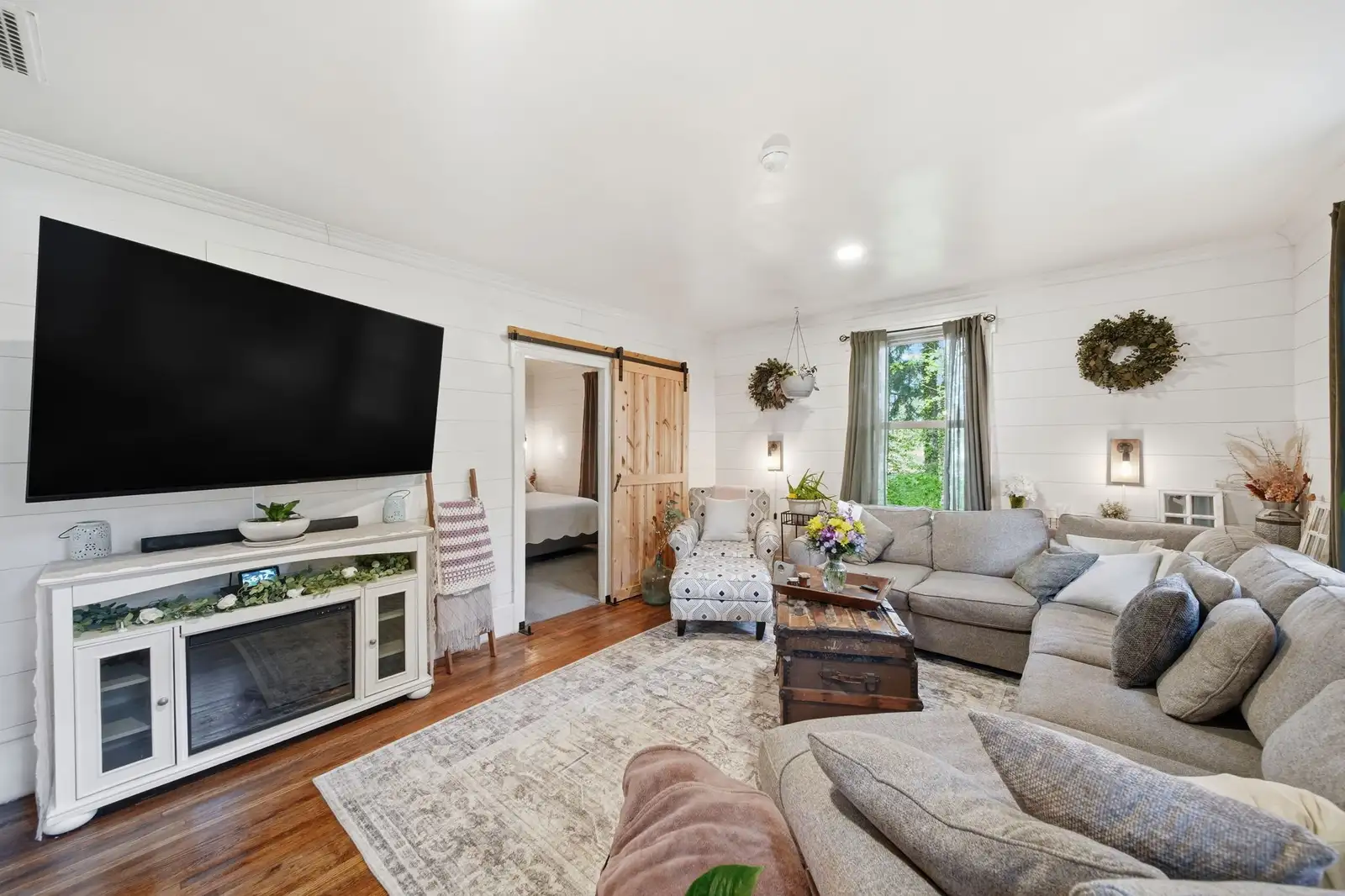 11242 Devereaux Rd image 12