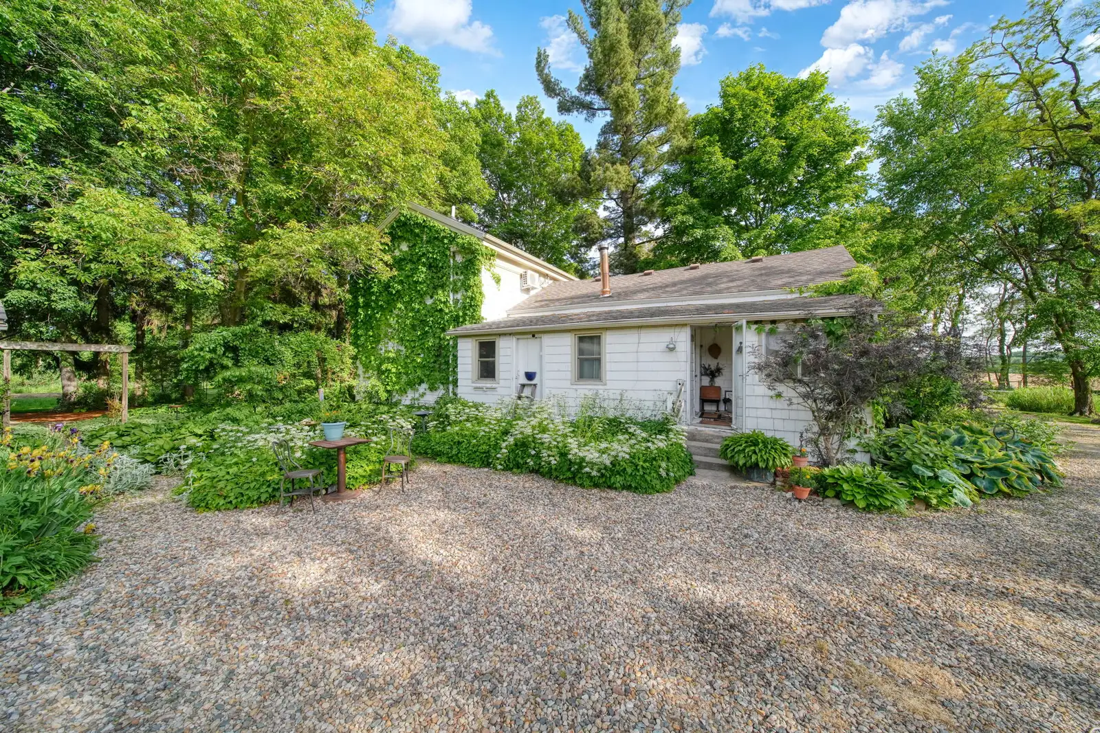 11242 Devereaux Rd image 37