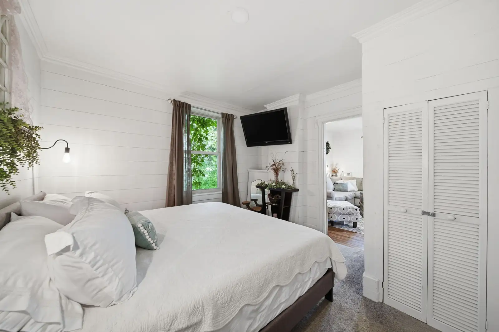 11242 Devereaux Rd image 13