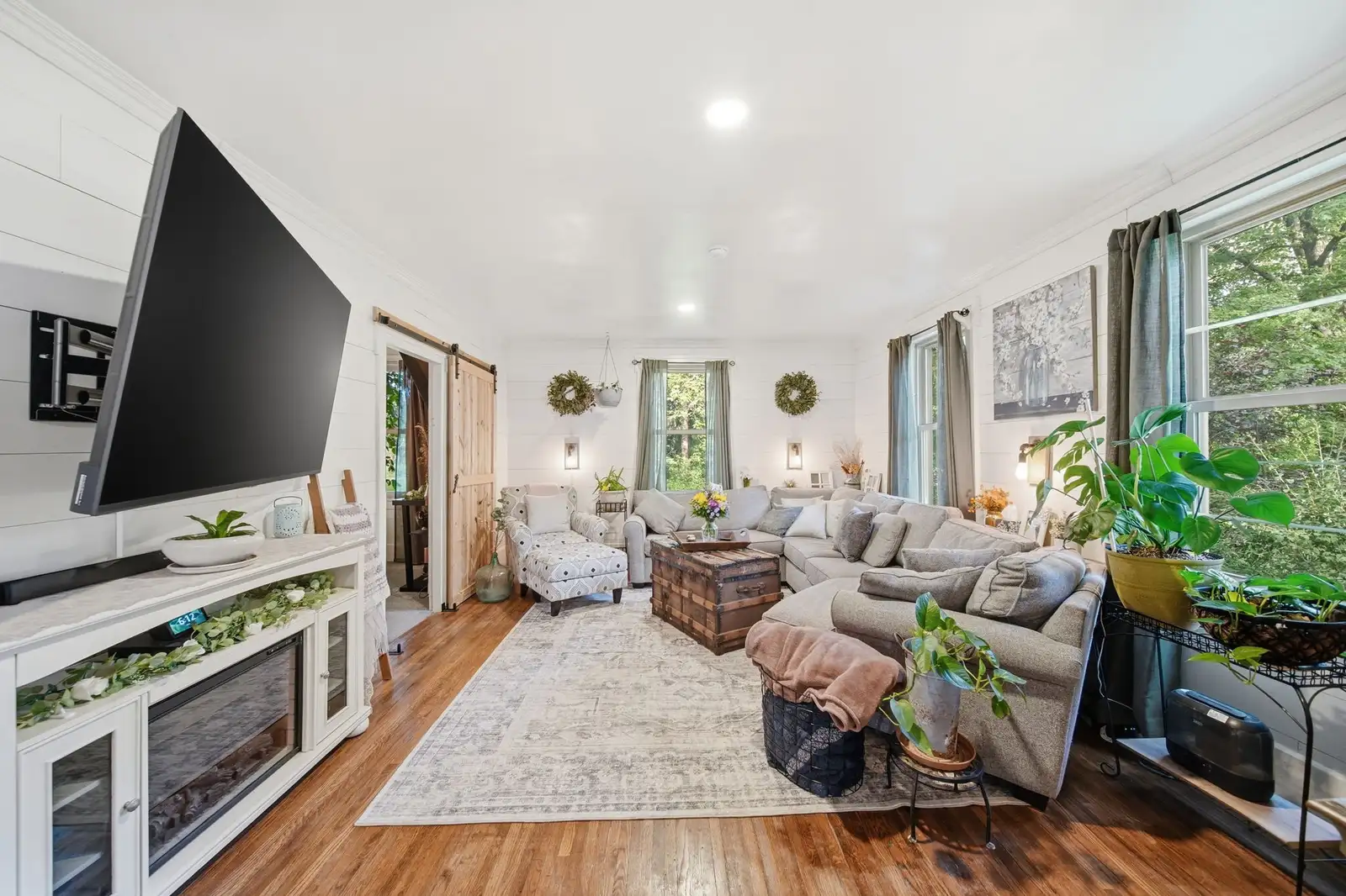 11242 Devereaux Rd image 10