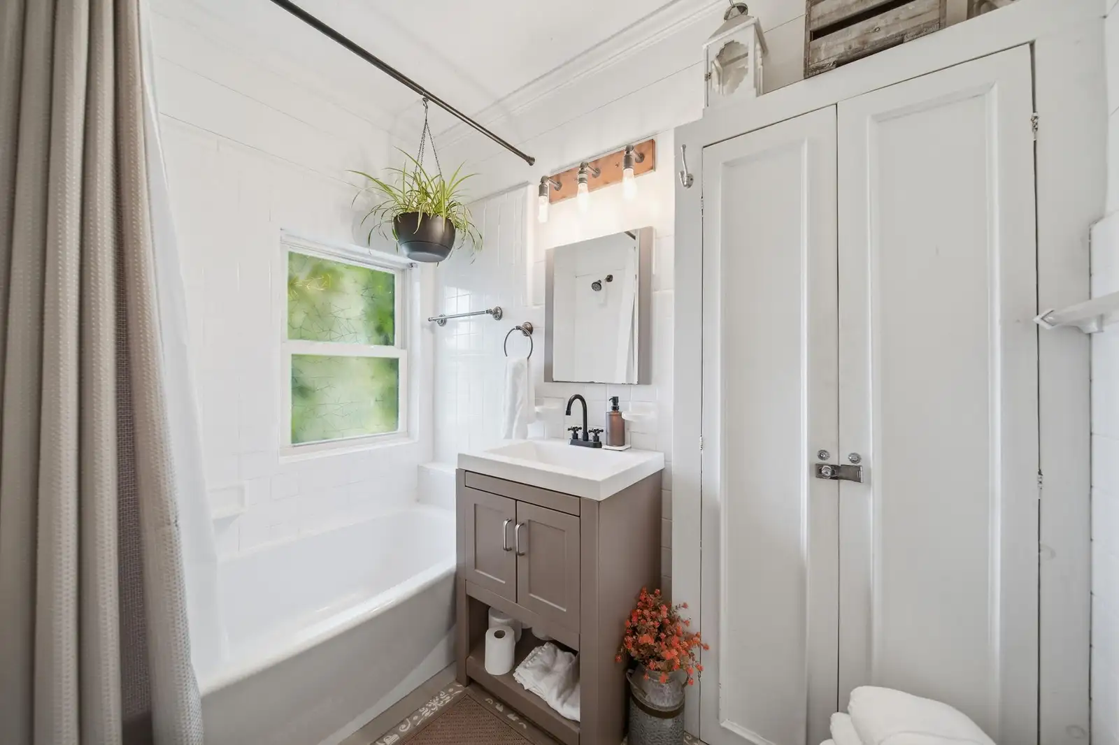 11242 Devereaux Rd image 20