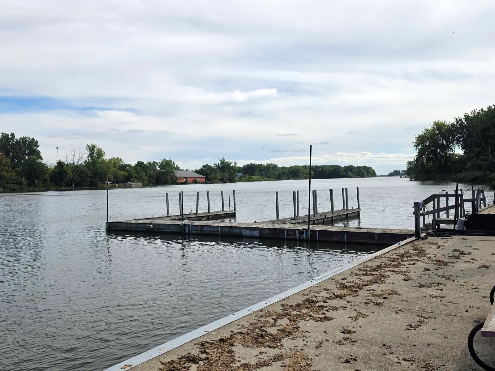 Waterfront 470' on the Saginaw River image 5