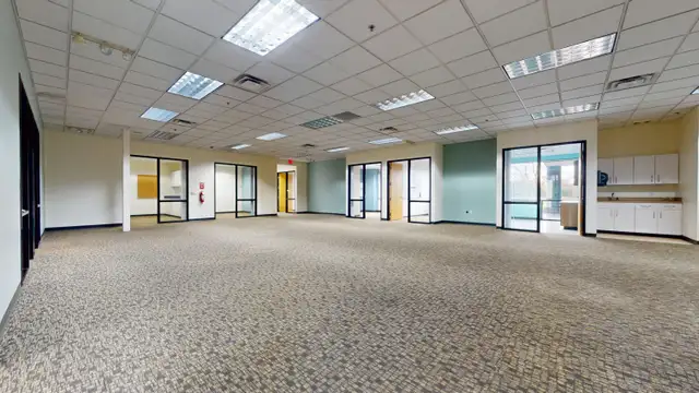 Suite 200 image