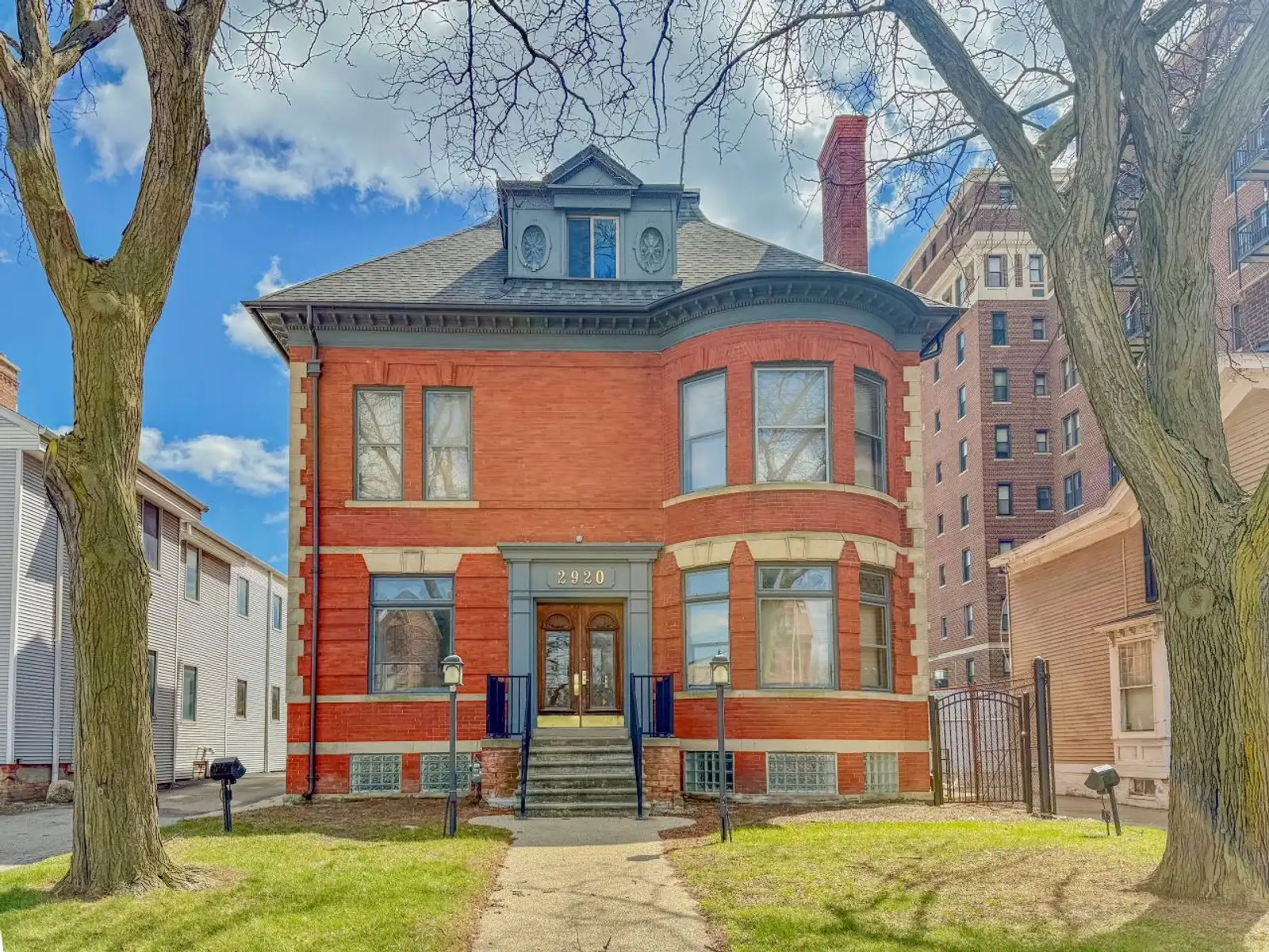 2920 E Jefferson Ave, Detroit, MI 48207