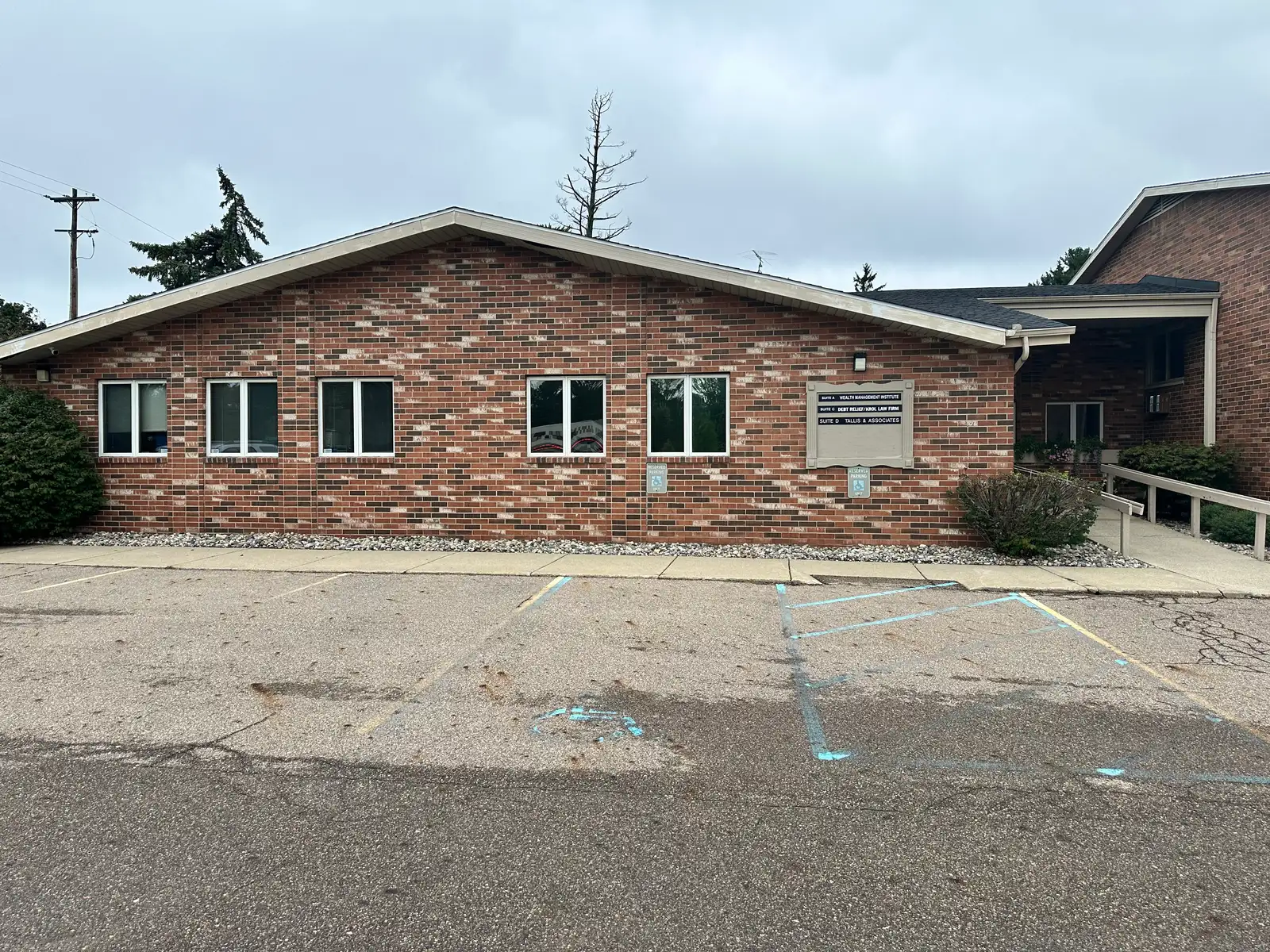 Single Office Suite West Lansing image 3
