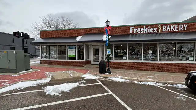 103 S Bridge St thumbnail 2