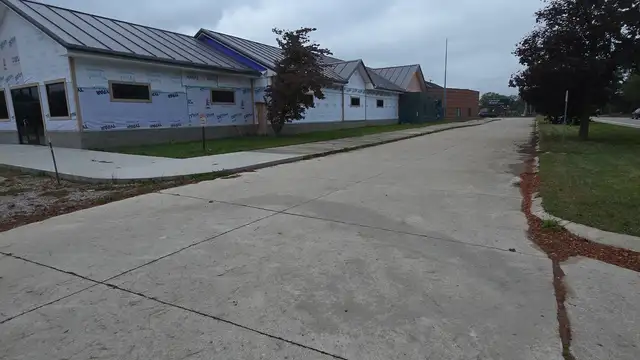 Pinckney - Retail/Office/Industrial/Development Site thumbnail 2
