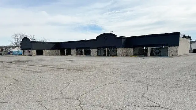 Mixed Use Plaza thumbnail 4