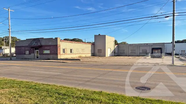 301 W. Laketon Ave listing image