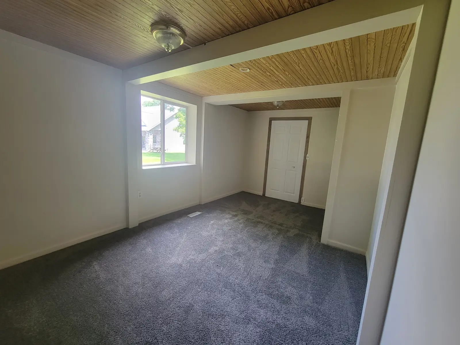 11372 N Linden Rd image 8
