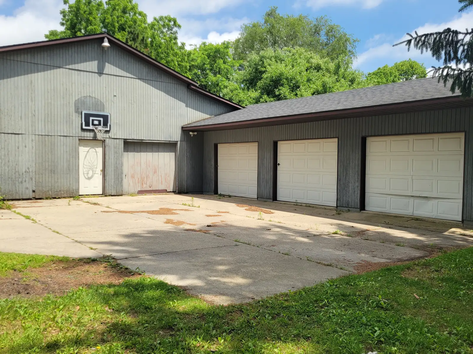 11372 N Linden Rd image 2
